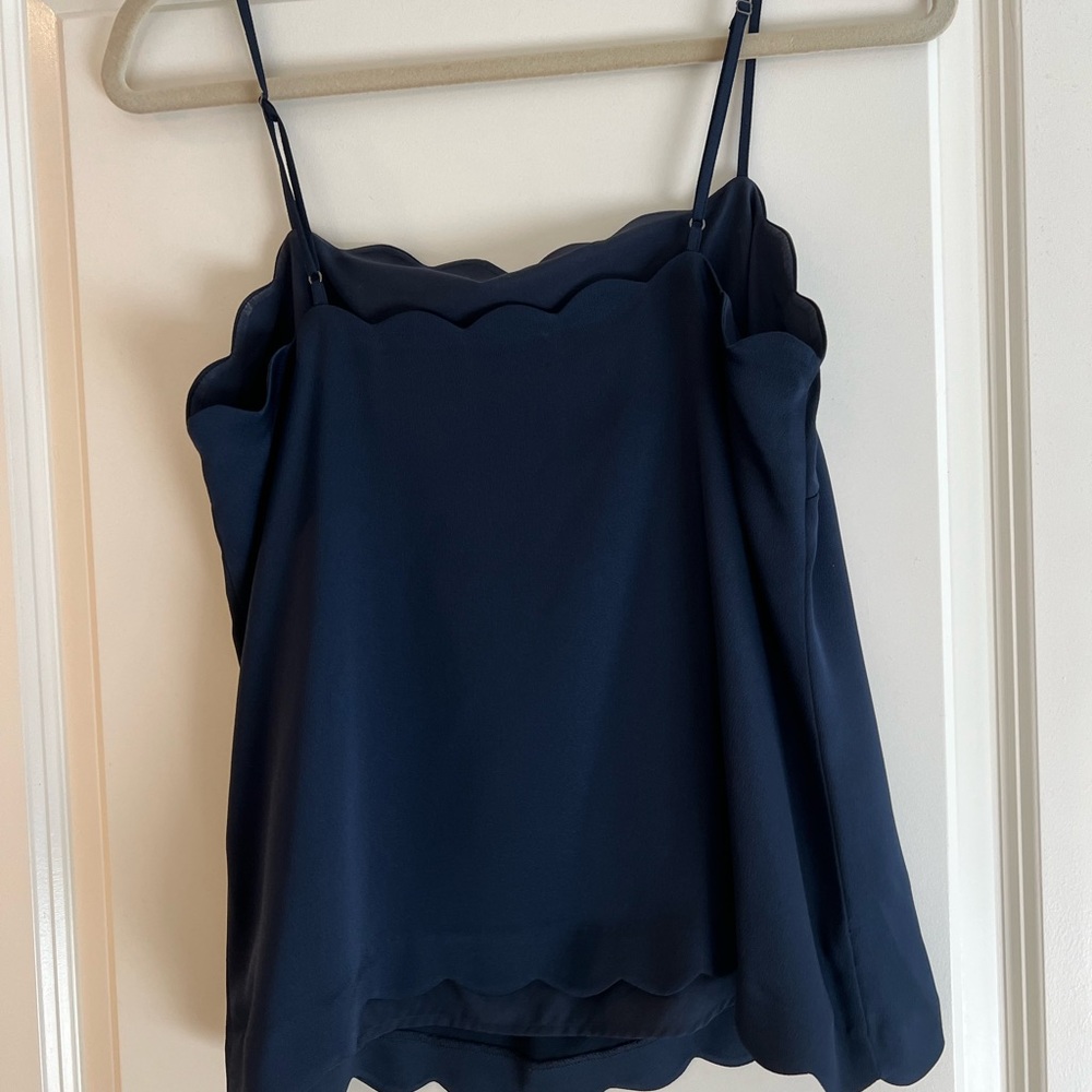 Navy Banana Republic scalloped tank top